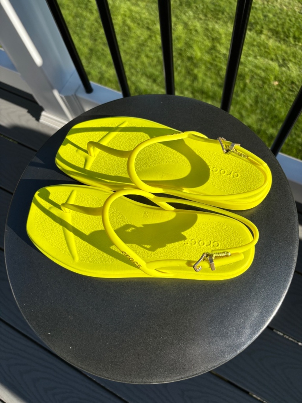 CROCS Miami Toe Loop Toe Sandals Neon Yellow Women Size 5